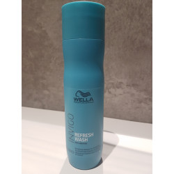 shampooing refresh wash de la gamme INVIGO de wella professionals  250ml