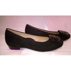 Ballerine ARA en nubuck noir à cabochon laqué