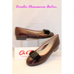 Ballerine ARA en cuir vernis bordeaux