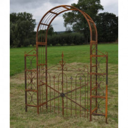 Arche avec portail en fer décoratif